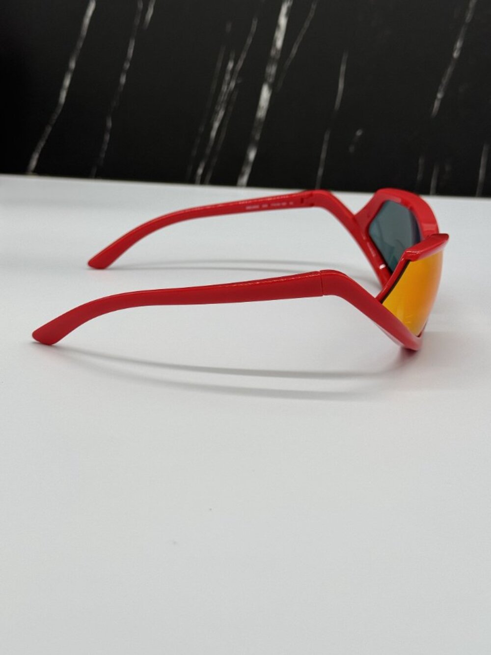 NEW BALENCIAGA BB0289S 005 RED GEOMETRIC UNISEX SUNGLASSES BALENCIAGA EYEWEAR - Picture 5 of 10